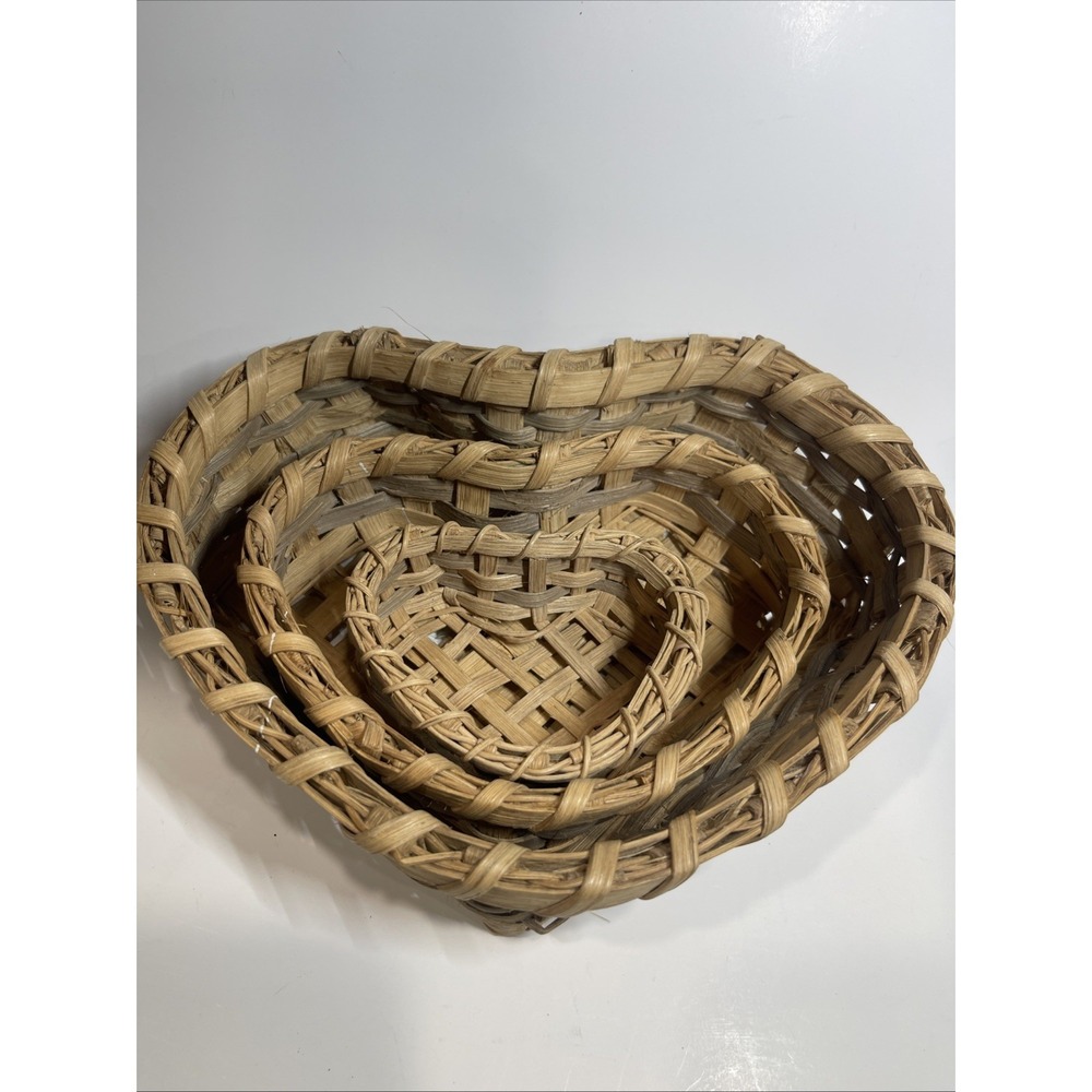 Vintage 80s Wicker Nesting Heart Baskets Decor Cottage Grandma Set Hanging